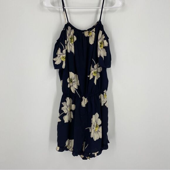 Women’s Off Shoulder Navy Floral Romper size M - Picture 1 of 4
